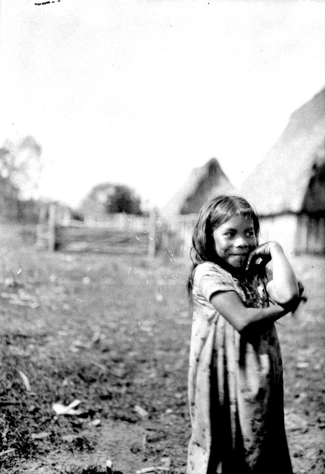 Flicka. Lokal, Missionsstn. Cavinas, nära Rio Beni, Bolivia. Stam, Cvina. Cavinas - SMVK - 005019