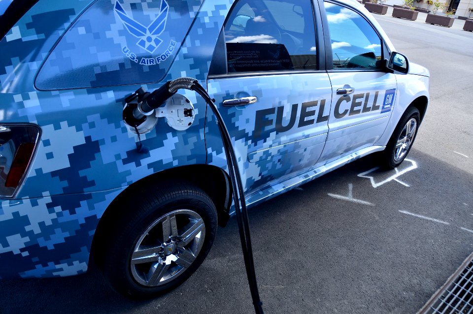 Flickr - Official U.S. Navy Imagery - A fuel cell car refuels.