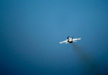 Flickr - Official U.S. Navy Imagery - A jet takes flight from USS Abraham Lincoln.