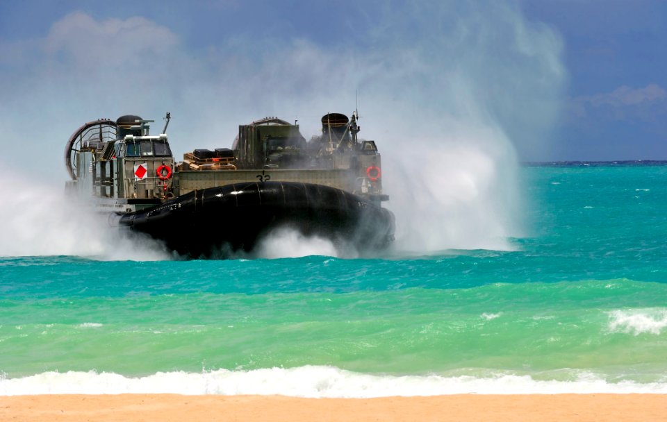 Flickr - Official U.S. Navy Imagery - A Landing Craft Air Cushion approaches Bellows Beach. (1)