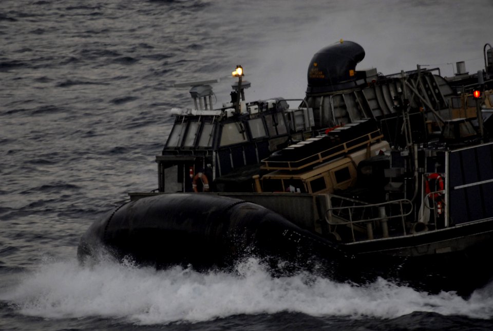 Flickr - Official U.S. Navy Imagery - A landing craft air cushion transits the Pacific Ocean.