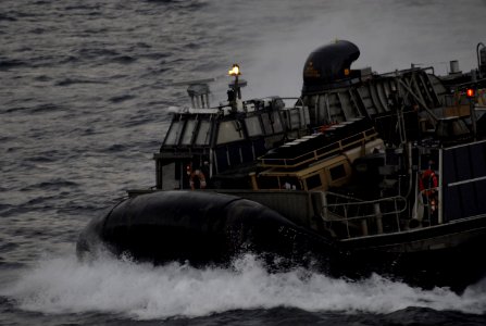 Flickr - Official U.S. Navy Imagery - A landing craft air cushion transits the Pacific Ocean.