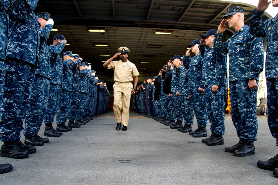 Flickr - Official U.S. Navy Imagery - A Senior Chief Petty Officer is saluted by the chief's mess as he is leaves the ship for his next duty station.