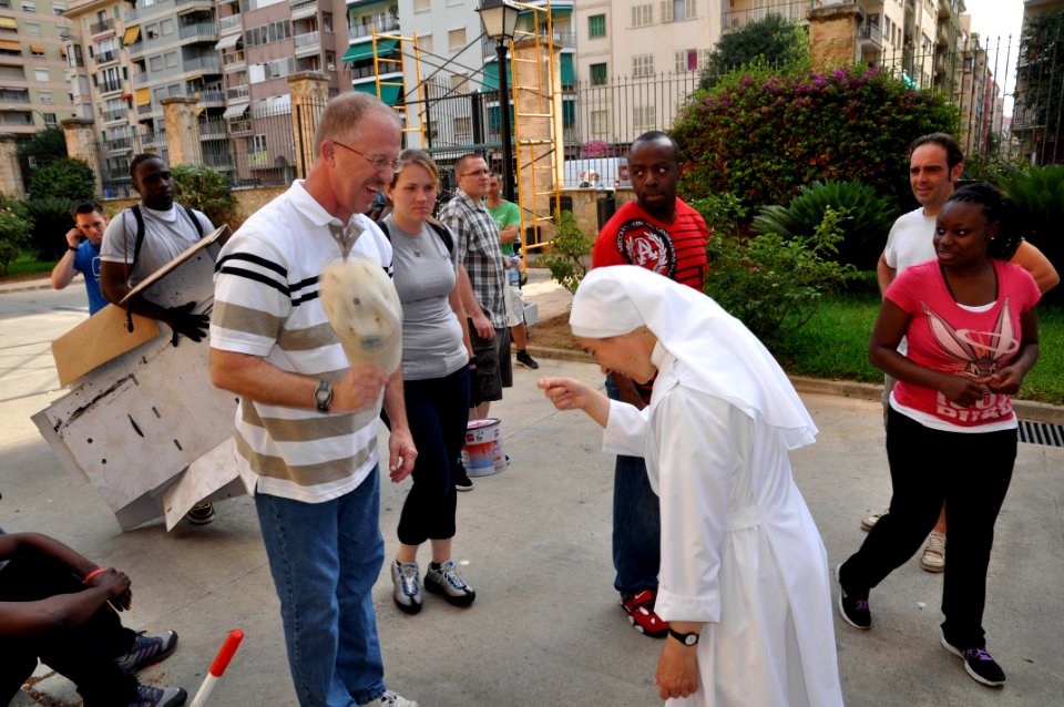 Flickr - Official U.S. Navy Imagery - A U.S. Navy officer volunteers at the Little Sisters of the Poor.