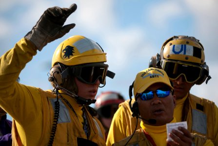 Flickr - Official U.S. Navy Imagery - A Sailor instructs the on-scene leader during a drill.