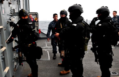 Flickr - Official U.S. Navy Imagery - Chilean special forces train aboard USS Underwood.
