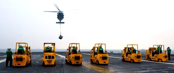 Flickr - Official U.S. Navy Imagery - A Sea Hawk delivers supplies.