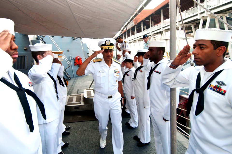 Flickr - Official U.S. Navy Imagery - Adm. Haney arrives aboard USS Mustin.