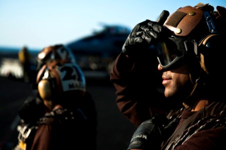 Flickr - Official U.S. Navy Imagery - Airman watches flight operations.