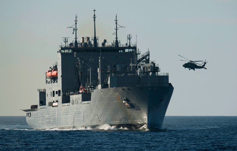 Flickr - Official U.S. Navy Imagery - An HH-60H Sea Hawk approaches the USNS Bridge
