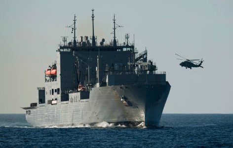 Flickr - Official U.S. Navy Imagery - An HH-60H Sea Hawk approaches the USNS Bridge