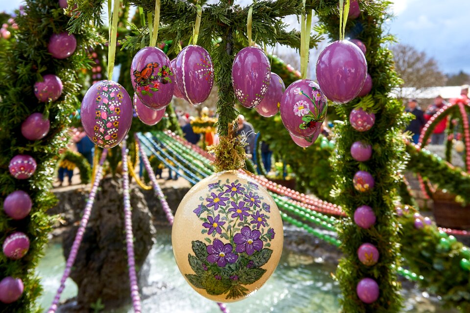 Custom fountain jewelry easter