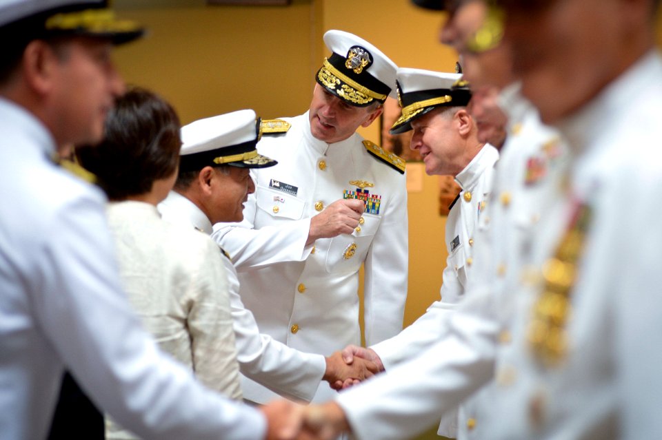 Flickr - Official U.S. Navy Imagery - CNO introduces the Chief of Staff of the Japan Maritime Self-Defense Force to department heads on the CNO's staff.