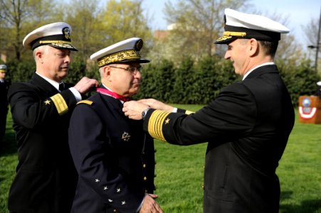 Flickr - Official U.S. Navy Imagery - CNO presents the French Chief of Naval Staff Adm. Bernard Rogel with a Legion of Merit award.
