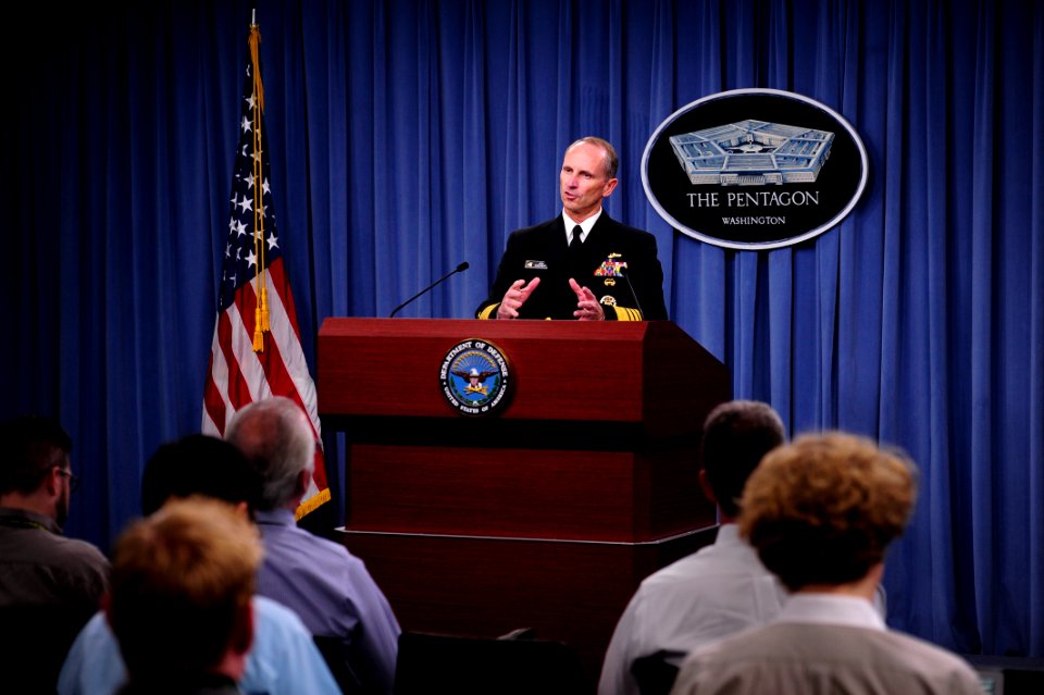 Flickr - Official U.S. Navy Imagery - Members of the press raise their hands to ask the CNO questions. (2)