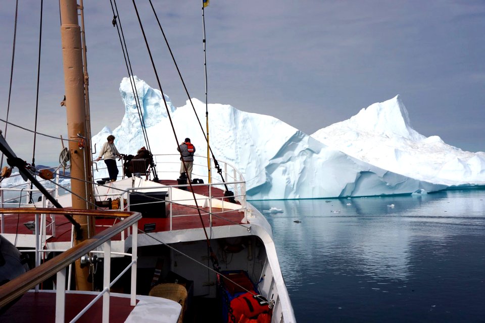 Flickr - Official U.S. Navy Imagery - Naval scientists explore glacier.