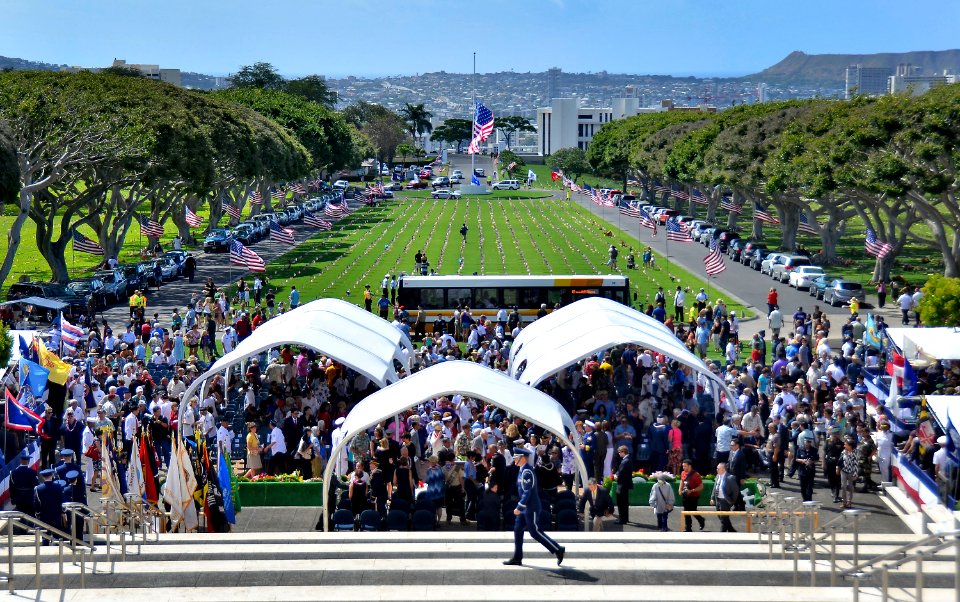 Flickr - Official U.S. Navy Imagery - Guests participate in the Mayor’s Memorial Day Ceremony at the National Cemetery of the Pacific at Punchbowl.