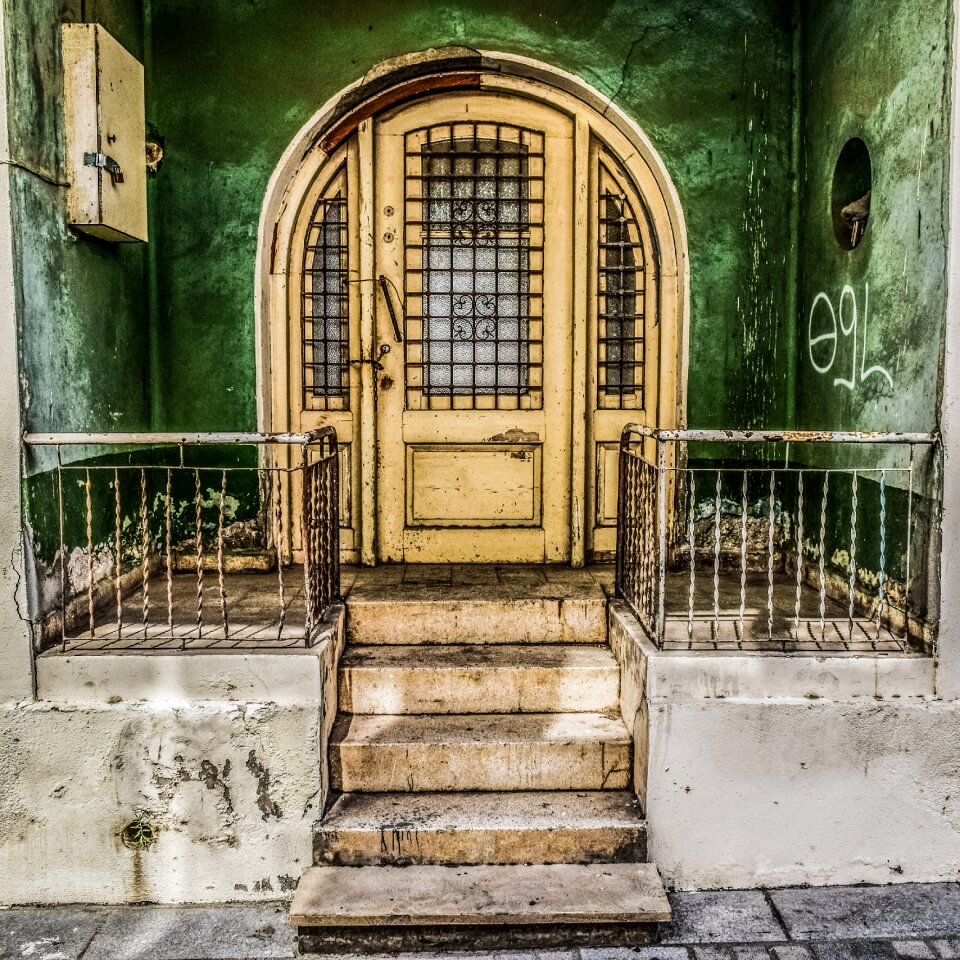 Door architecture traditional