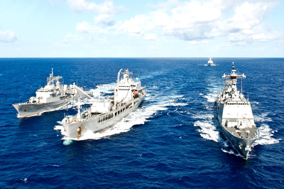 Flickr - Official U.S. Navy Imagery - HMNZS Endeavour refuels HMNZS Te Kaha and ROKS Choi Young.