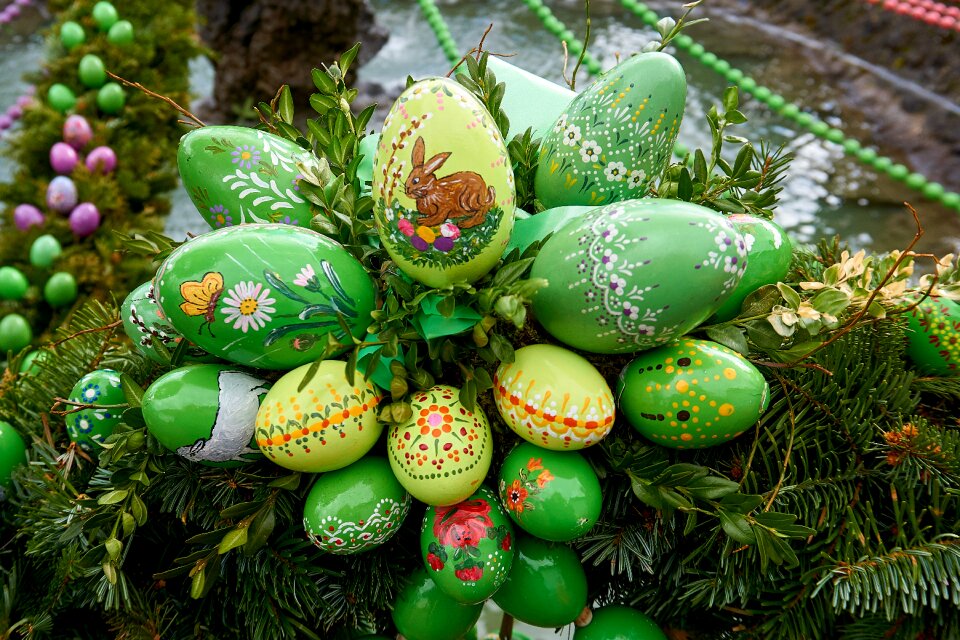 Custom fountain jewelry easter