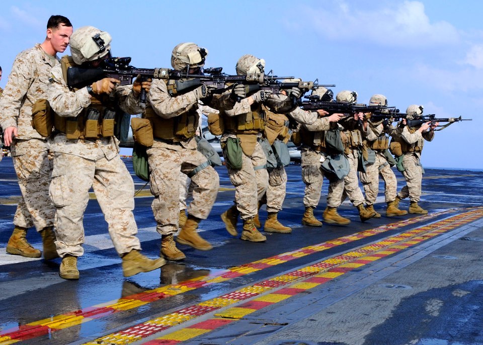 Flickr - Official U.S. Navy Imagery - Marines conduct training exercise aboard USS Kearsarge. (1)