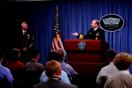 Flickr - Official U.S. Navy Imagery - Members of the press raise their hands to ask the CNO questions. (1)