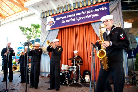Flickr - Official U.S. Navy Imagery - Navy band plays during San Francisco Fleet Week.