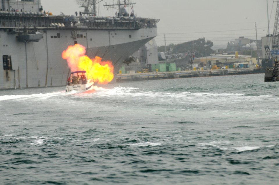 Flickr - Official U.S. Navy Imagery - Naval Base San Diego conducts a major training scenarios. (2)