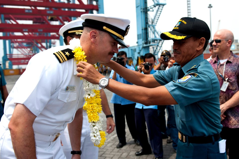 Flickr - Official U.S. Navy Imagery - Officer receives flower lei.