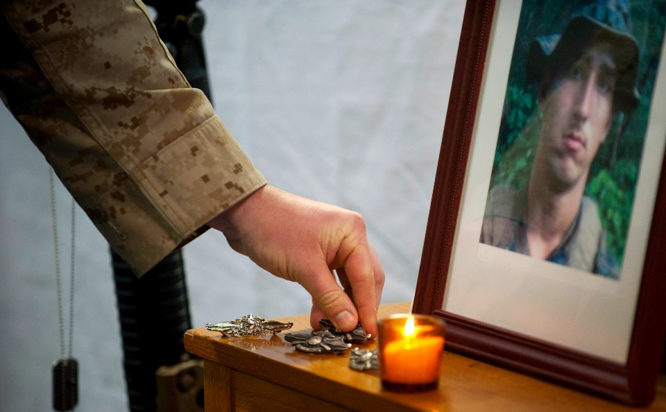 Flickr - Official U.S. Navy Imagery - Sailors and Marines pay respects to Hospital Corpsman 3rd Class Kyler Estrada. (1)