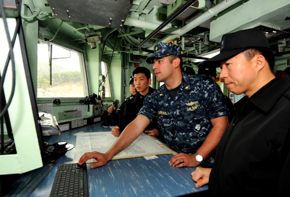 Flickr - Official U.S. Navy Imagery - Republic of Korea navy sailors tour USS Patriot.