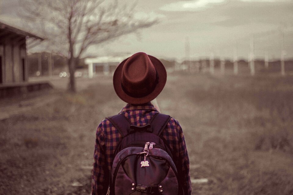 Hat walking field