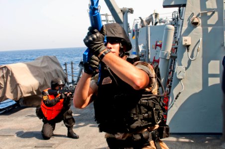 Flickr - Official U.S. Navy Imagery - Sailor participates in VBSS exercise. photo