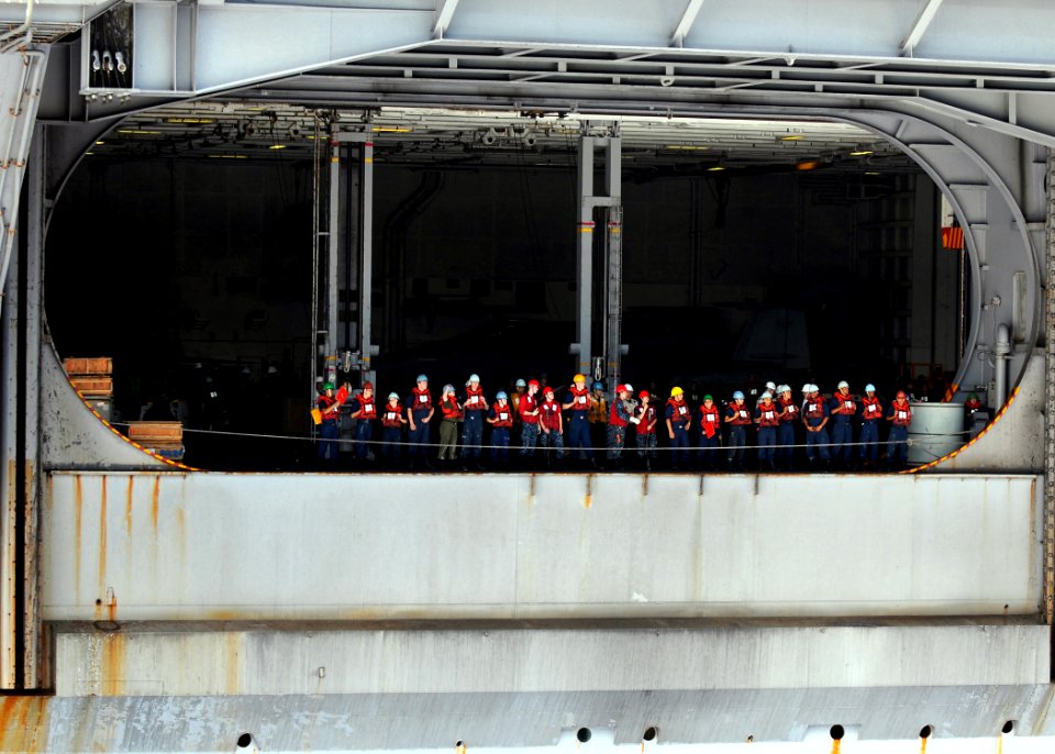 Flickr - Official U.S. Navy Imagery - Sailors conduct an underway replenishment with Military Sealift Command.