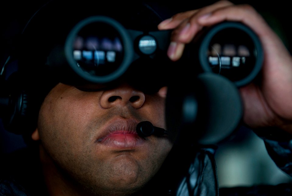 Flickr - Official U.S. Navy Imagery - Sailor watches for other vessels from USS Stockdale.