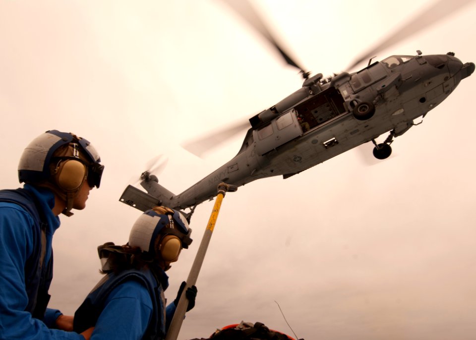 Flickr - Official U.S. Navy Imagery - Sailors aboard USS James E. Williams participate in a vertical replenishment.