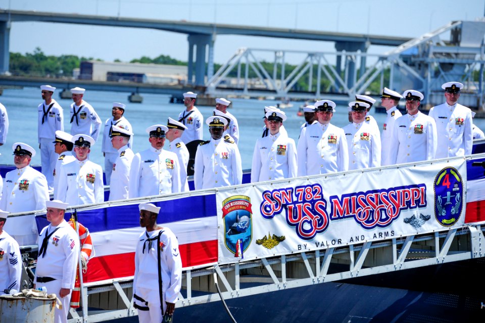 Flickr - Official U.S. Navy Imagery - Sailors assigned to USS Mississippi man the ship during the commissioning ceremony for the Navy's ninth Virginia-class attack submarine. (1)