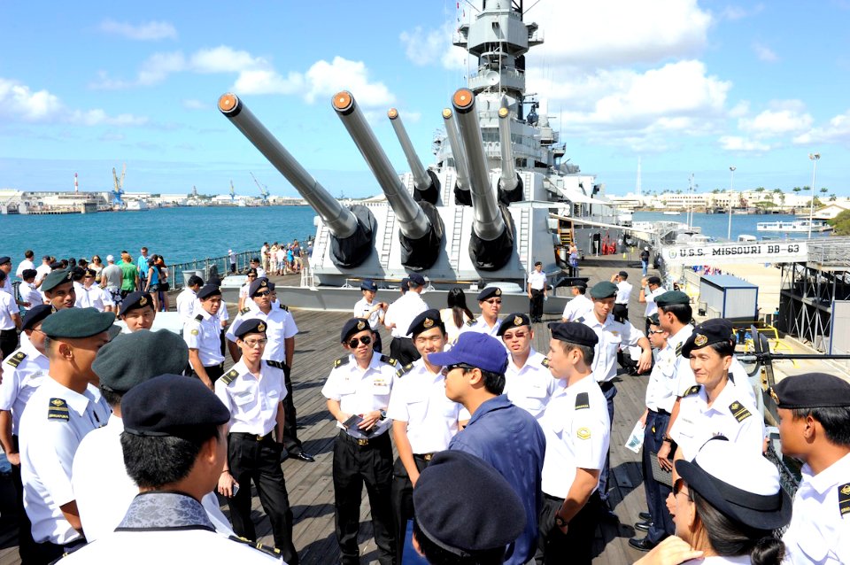 Flickr - Official U.S. Navy Imagery - Sailors assigned to the Republic of Singapore navy RSS Formidable tour the Battleship Missouri Memorial.