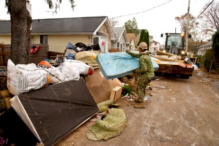 Flickr - Official U.S. Navy Imagery - Sailors assist with Hurricane Sandy clean-up. (1)
