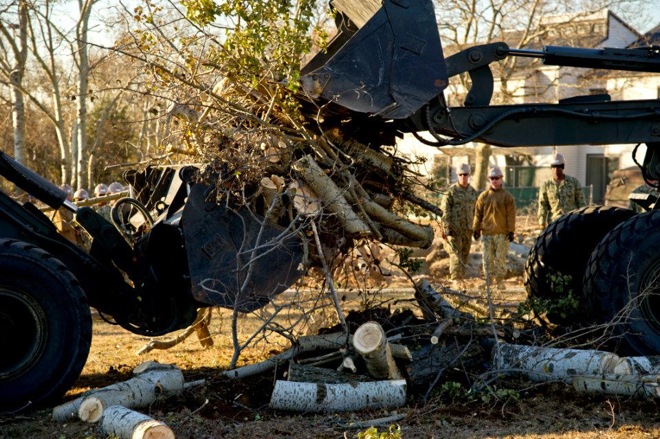 Flickr - Official U.S. Navy Imagery - Sailors assist with Hurricane Sandy clean-up. (19)