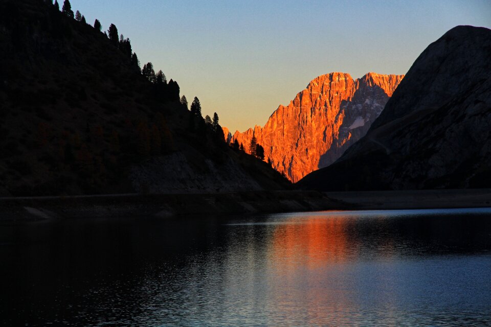 Fedaia sunset water