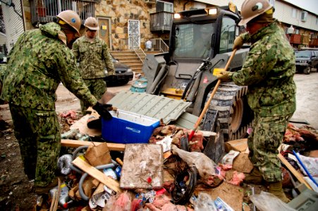Flickr - Official U.S. Navy Imagery - Sailors assist with Hurricane Sandy clean-up. (3)