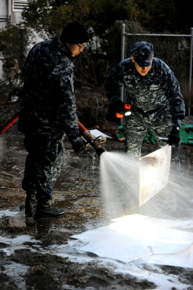 Flickr - Official U.S. Navy Imagery - Sailors assist with Hurricane Sandy clean-up. (7)