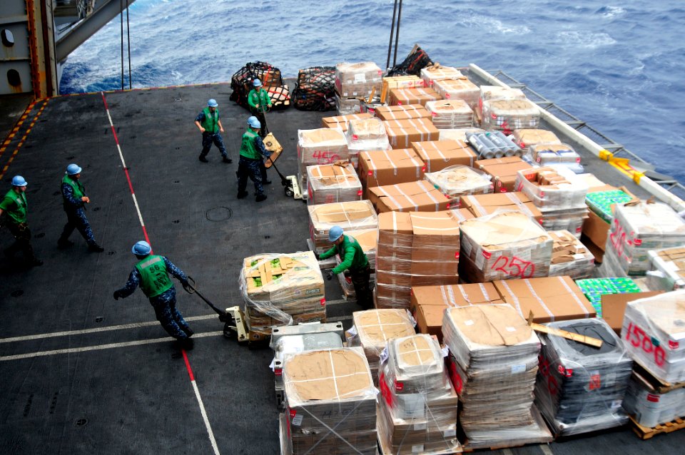 Flickr - Official U.S. Navy Imagery - Sailors move supplies aboard ship
