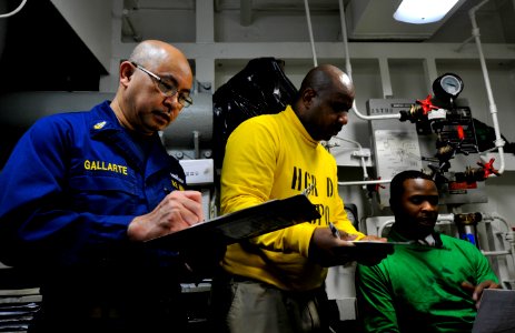 Flickr - Official U.S. Navy Imagery - Sailors conduct a Maintenance and Material Management (3M) spot check.