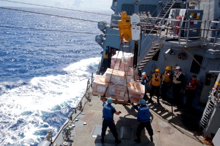 Flickr - Official U.S. Navy Imagery - Sailors conduct replenishment at sea.