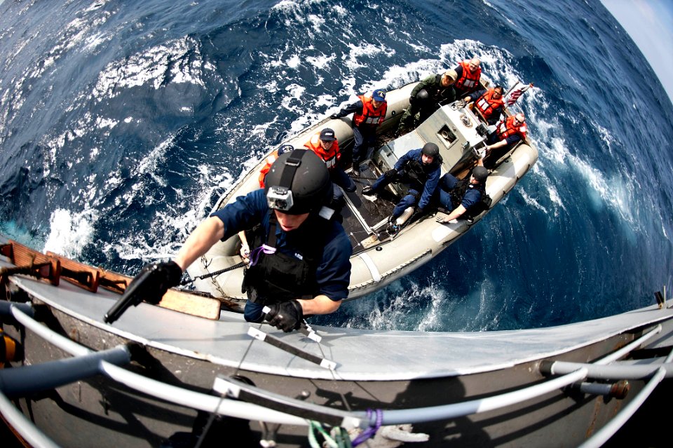 Flickr - Official U.S. Navy Imagery - Sailors conduct VBSS training. (3)