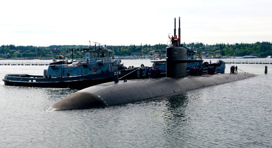 Flickr - Official U.S. Navy Imagery - Sailors from USS Bremerton stand by as it pulls into Bremerton, Wash., during its namesake port visit.