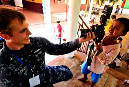 Flickr - Official U.S. Navy Imagery - Sailors help with civic assistance. (1)