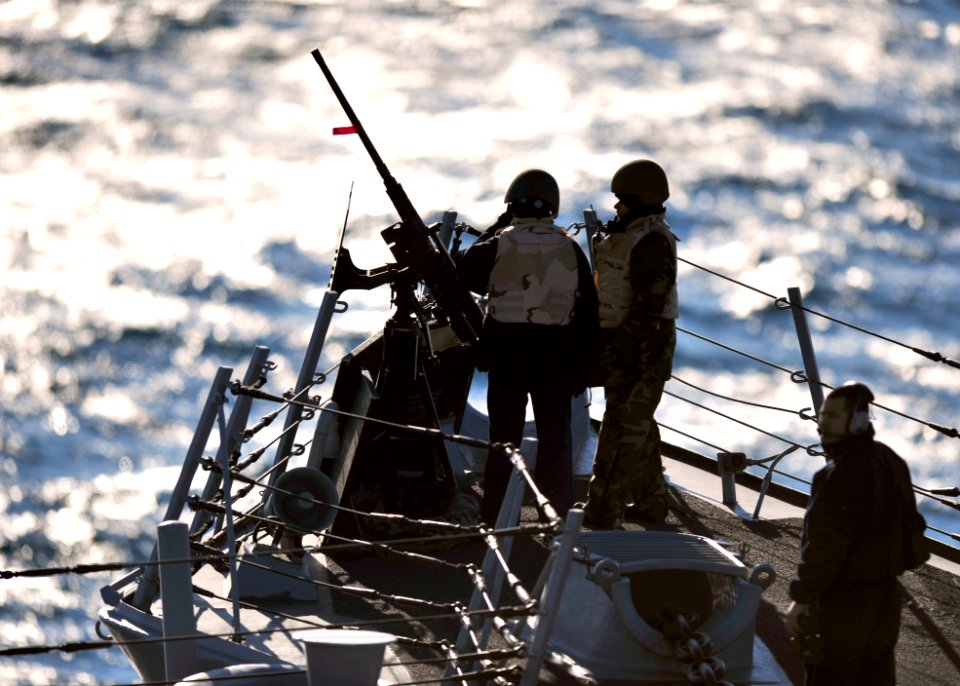 Flickr - Official U.S. Navy Imagery - Sailors maintain a lookout while participating in a simulated strait transit